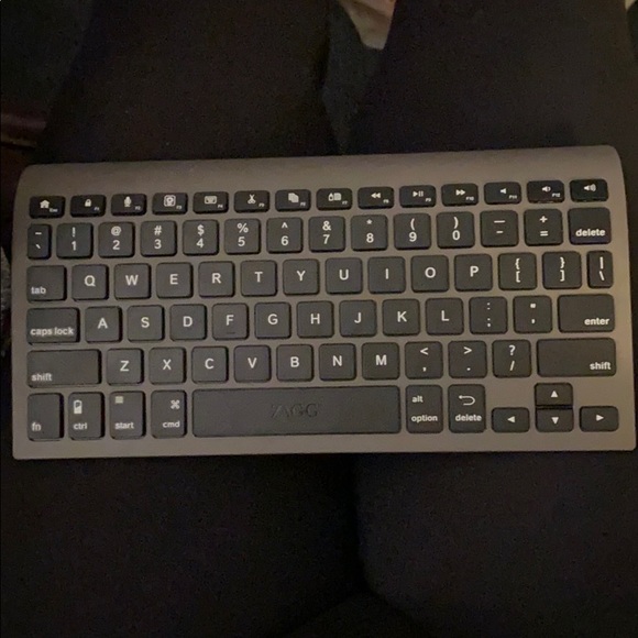 Zagg Cordless Wireless keyboard - Picture 2 of 5